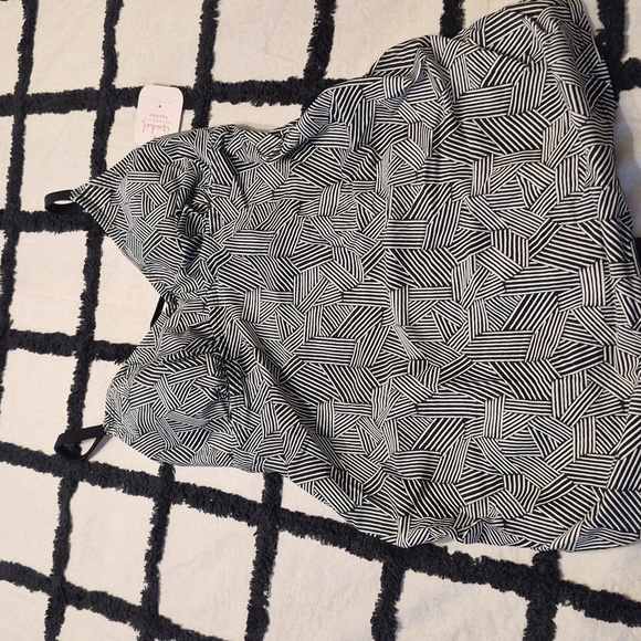 NWT S Black / White Ingrid and Isabel Maternity Tankini Top Criss Cross Patern - Picture 4 of 9